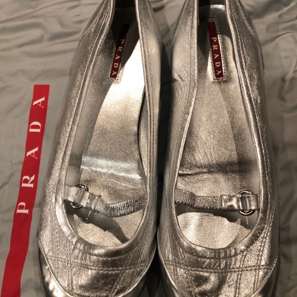 Prada silver metallic flat BRAND NEW - Picture 2 of 5